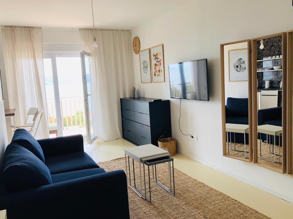 Apartman Meghan ノヴィ・ヴィノドロスキー エクステリア 写真