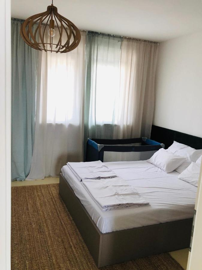 Apartman Meghan ノヴィ・ヴィノドロスキー エクステリア 写真